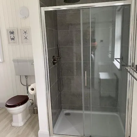 Garden On Tintern Trails * فيتهارد اون سي